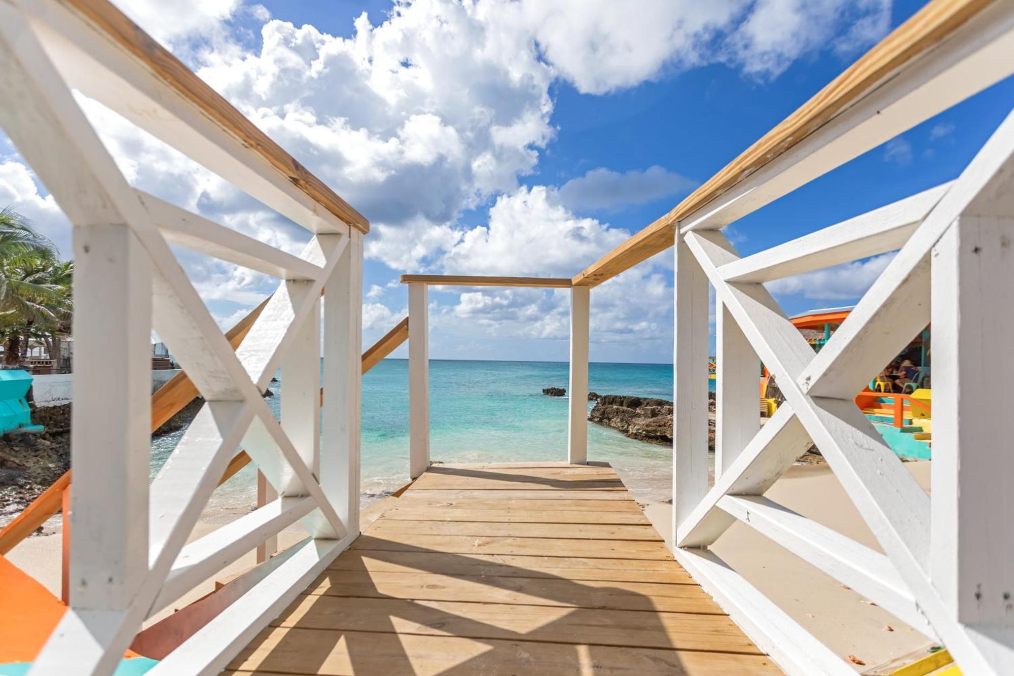 Maho Beach House - Grand Studio - Oceanview Suite Buitenkant foto